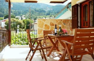 Portico Cozy Home - Photo 22