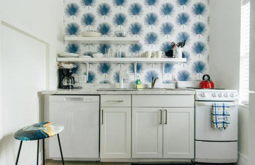 New & Blue - 2 blocks to the beach - Photo 6