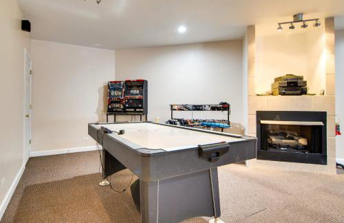 Hot Tub and Sauna Hoffman Estates Villa in Elgin! - Foto 14