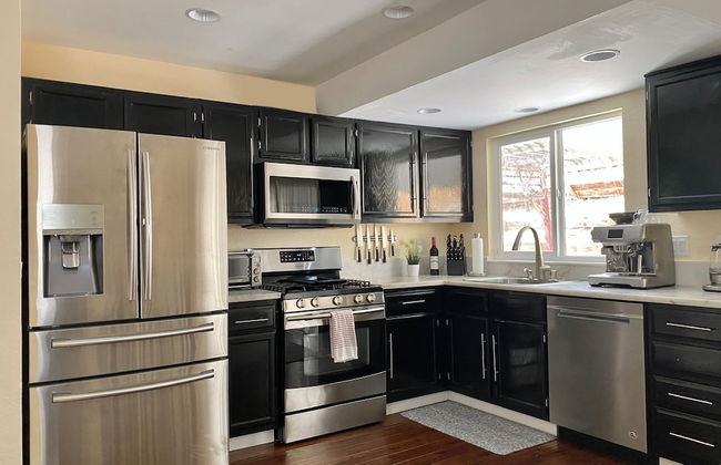 DT Reno - Classy Vacation Home w Backyard Patio - Foto 15