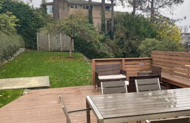 Garden Retreat • Deck Dining + Fire Pit - Foto 17