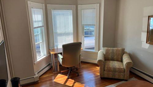 Downtown Beverly 5 Min to Salem - Photo 4