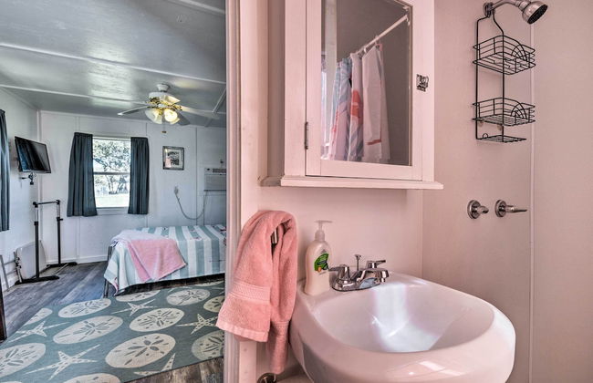 Flirty Flamingo' Studio: 1 Mi to Canyon Lake - Foto 19