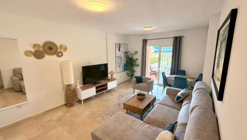 No1 - Beachfront Estepona, close to port, 2 bedroom, 2 bathroom, sleeps 5 - Photo 3