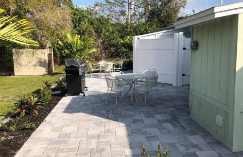 Modern Apartment - 2 of 4 - Photo 16