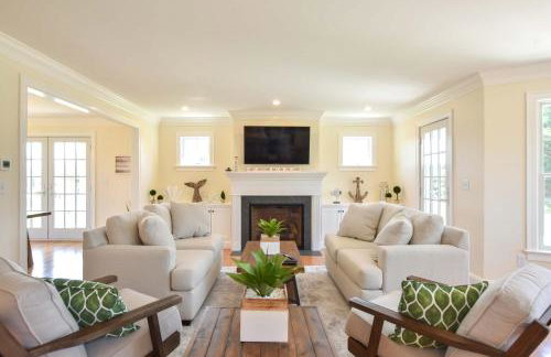 Spacious Game Room Close to Nauset Beach - Photo 1