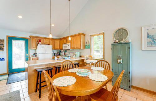 13 Mi to South Haven Lakefront Retreat with Dock! - Foto 7