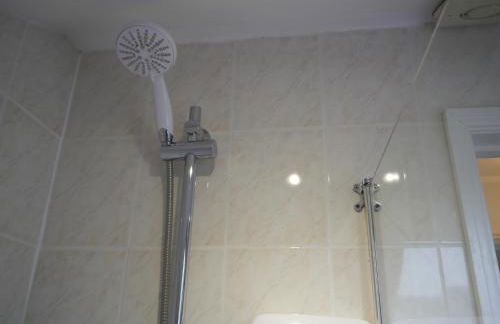 The Shakespeare Lodge - Sleeps up to 12 - 2 HOT TUBS - Foto 49