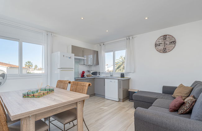 4 bedroom House in Castelló d'Empúries with private pool and garden - Photo 4