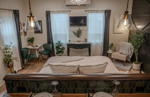 Downtown Boise Sunset Ave Romantic Private Suite - Photo 19