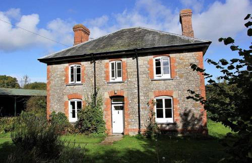 The Farmhouse - Photo 1