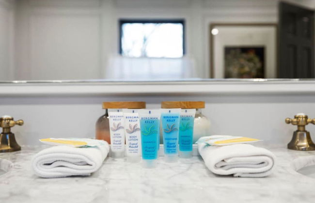 Elegant Spring Stay on Peaceful Retreat - Photo 79