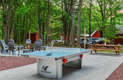 Maple Oasis by Avantstay Newly Built w/ Hot Tub, Game Room & Fire Pit - Foto 2