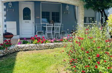 The Little Blooming House - Photo 33