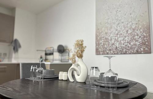 Cozy City Centre Apartment with Free Gym and Free Coffee - Photo 72