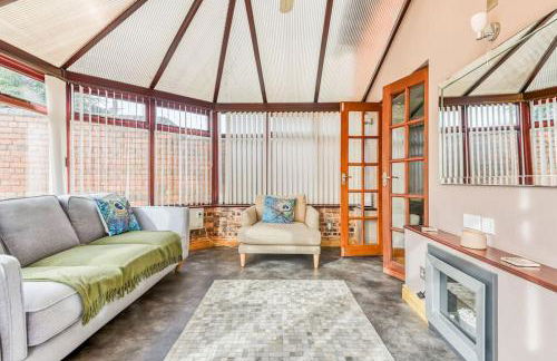 The Hurst Coach House - Photo 35