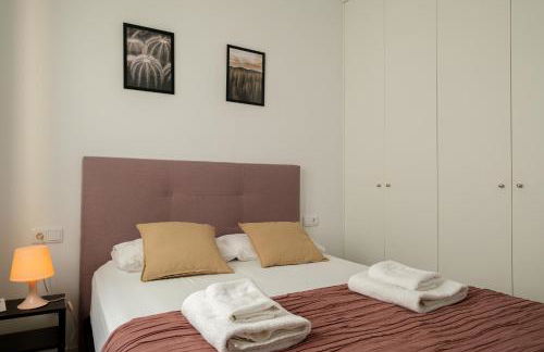 Modern, Stylish & Comfortable Apartment - Photo 13