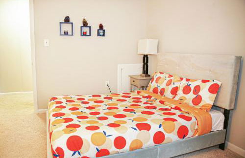 Charming 3bd Alexandria House, 11 miles to DC, Nice front view - Foto 21