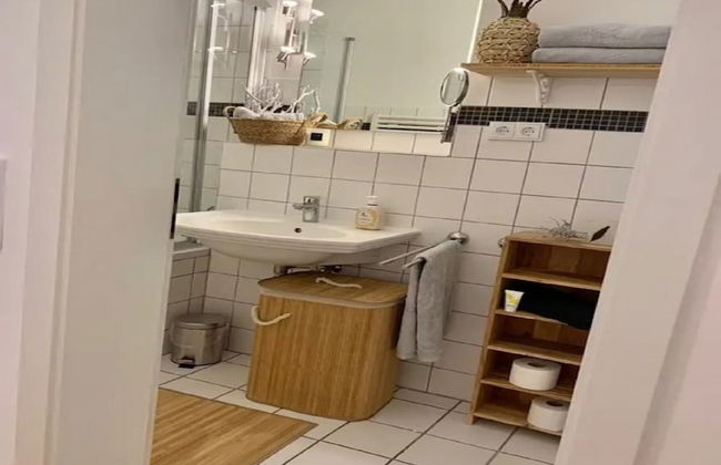 Inviting Holiday Home With Balcony or Terrace - Foto 17