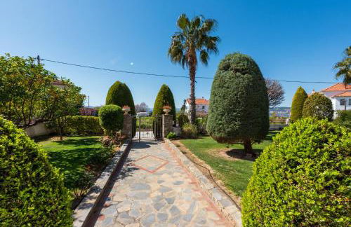 Christina's Twin Palm Trees House - Foto 32