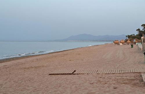 Apartamento con jardín y piscina Pet friendly - Photo 49