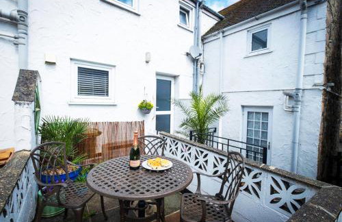 Sea Shanty Cottage - Photo 9