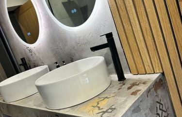 Stunning Town Center Cottage with hot tub - Foto 20