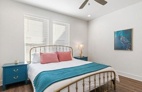 NEW Acadian House KING Bed Cajun Luxury Nespresso - Foto 25