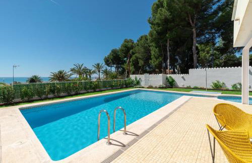 Preciosa villa con piscina, jardín y vistas al mar WIFI - Foto 3