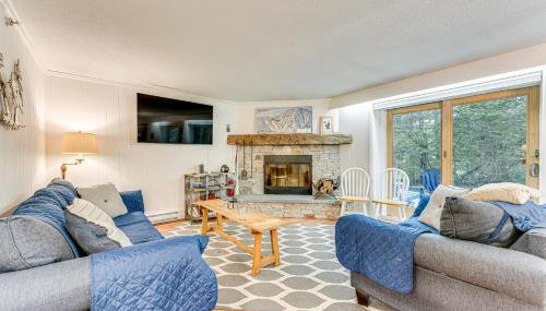 Renovated Ski-InandSki-Out Peru Condo at Bromley Mtn - Foto 1