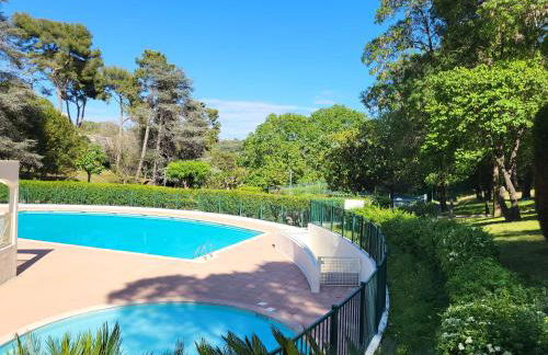 Évasion à deux, domaine prestigieux, jacuzzi et parking privés, piscine - Foto 14