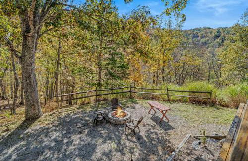 Camp Dancing Bears - Wifi, Riverfront, Pet Friendly, Fire Pit, Grill, Deck, Fishing, Games, Fireplace, King Bed - Photo 7