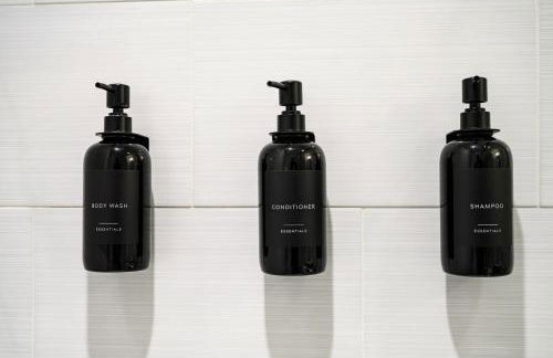 Modern 3BR Townhouse with Private Rooftop & Parking Minutes to NYC - Foto 11