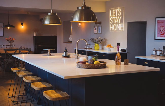 Luxury House Sleeps 14 With Secret Bar Near Bath - Photo 23