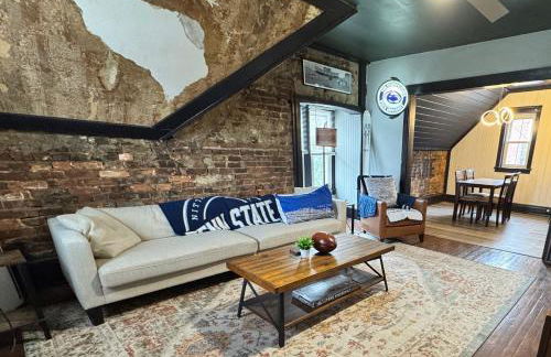 Stylish, Penn State-Themed Historic Getaway 2 Blocks from Waterfront - Foto 2