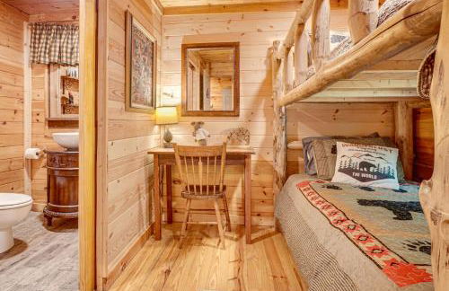 North Georgia Mtn Escape with Hot Tub and Games! - Foto 20