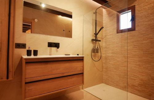 Casa Rural Completa en Alicante 6 Habitaciones con Piscina, BBQ, Vistas Naturaleza Ideal Grupos - Photo 21