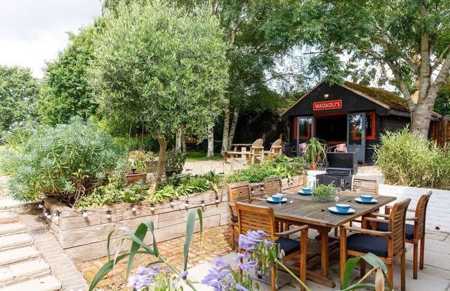 Tranquil Luxe in Country Cottage - Photo 73