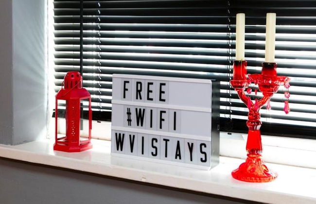 New Cross Mews 4 Bedroom 2 Bathrooms Fast Wifi Parking Sleeps up to 12 - Photo 30