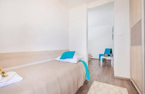 Apartmani D & J with Heated Pool & Stunning Sea View - Photo 91