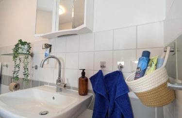 Monteurswohnung Kassel Ferienwohnung Kiwi Parkplatz Küche 1- 4 Personen EG Modern - Foto 5