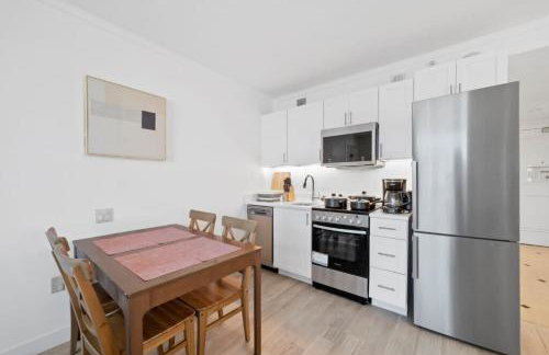 Bold Boardwalk 2BR 3BA Condo by CozySuites - Foto 17