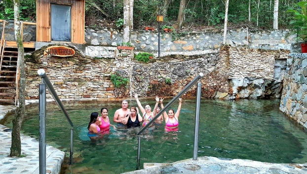 Excursión a las Termales de Rivera - Foto 5, Un grupo bañándose en las Termales de Rivera
