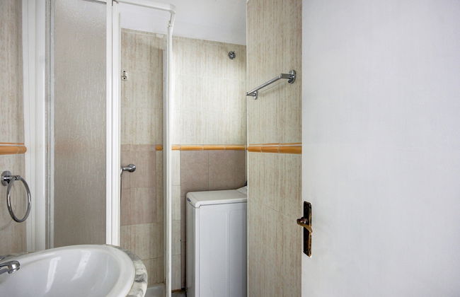 Apartment in Roses With Beachfront View - Photo 13