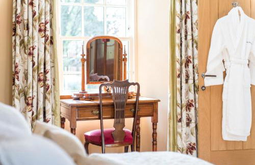 The Old Millhouse - Luxury Retreat with Sauna, Cold Plunge, Yoga & Swim SPA - Photo 35