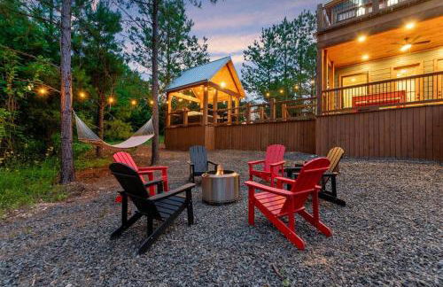 Luxury Winter Cabin! Hot Tub - Fire Pit - Decks - Game Room - Foto 2