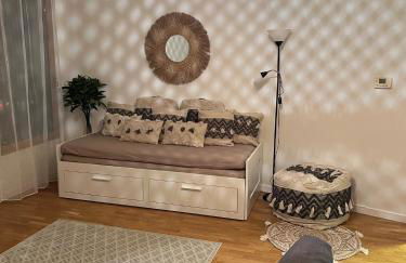 PARIS-MONTROUGE Magnifique appartement 3 pièces de 75m2 avec PARKING - très cosy pour 1 - 8 personnes refait à NEUF -ENTIRE APARTMENT LUXURIOUS AND WARM -Montrouge Paris 14ème - Proche Aéroport Orly Parc Expositions Porte de Versailles FREE WIFI GRATUIT - Foto 24