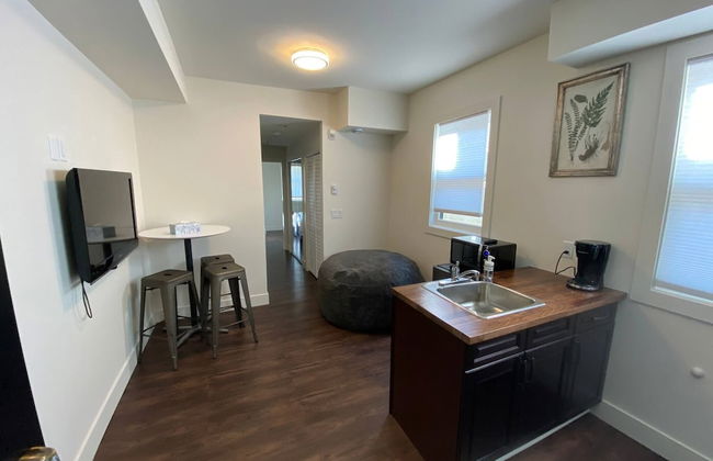 Brand New 1 Br 1 Bath Close To All Walkable - Photo 4