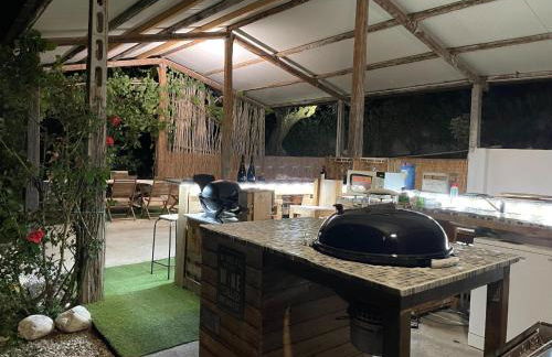 Hillside Escape with Pool - Foto 26