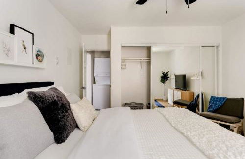 Sophisticated Long Beach Suite with Patio Dining and Parking NRP21-00185 - Foto 21